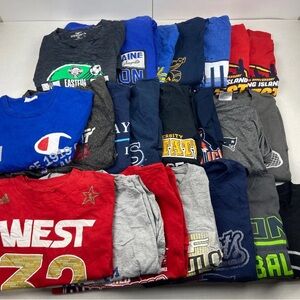 Men’s Size Large bundle – 3 pieces (tees/hoodies).